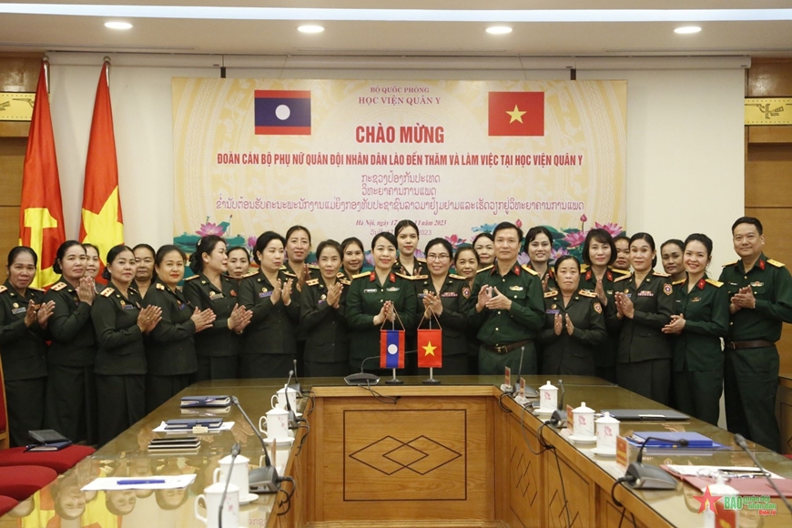 Đoàn cán bộ phụ nữ Quân đội nhân dân Lào thăm, làm việc tại Học viện Quân y